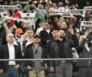 Kibice nie zawiedli podczas meczu Legia - Widzew. Efektowne zdjęcia z trybun