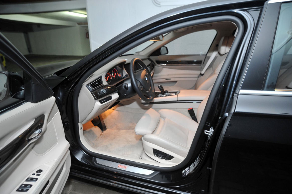 BMW serii 7 prezesa Amber Gold zlicytowane za 319 tys. zł