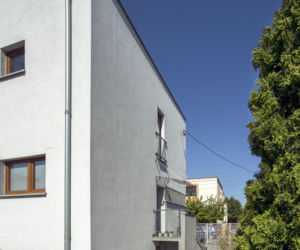 Dom kostka z lat 50. po przebudowie