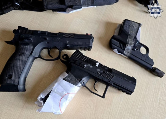 53-latek chciał zabić byłą partnerkę. Oblał ją nieznaną substancją i postrzelił