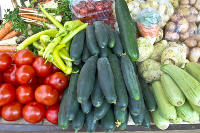 Green market, zielony bazarek, warzywa, owoce, 