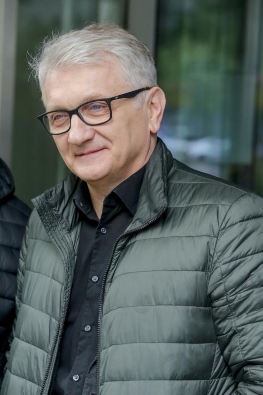 Dawno niewidziany Dariusz Kowalski pojawił się na premierze filmu. Tak dziś wygląda odtwórca roli Janusza Tracza z "Plebanii"