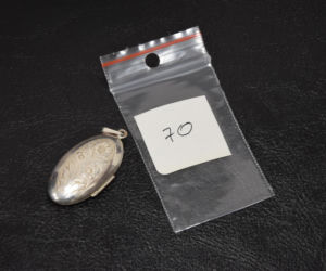 Rozpoznajesz te błyskotki? Policja poszukuje właścicieli bizuterii i kosztowności