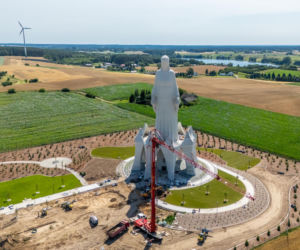 Budowa pomnika Matki Boskiej w Konotopiu