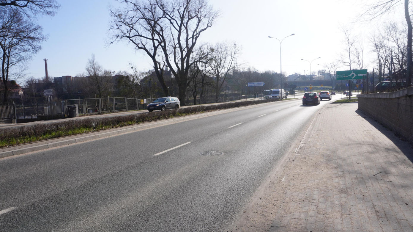 To najdłuższa ulica w Olsztynie. Przebiega aż przez trzy osiedla. Zaskakujące, ile ma metrów!