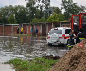 Kraków: rzeka Drwinka wystąpiła z koryta