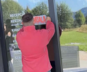 Książulo przyznał Gessler naklejkę MUALA