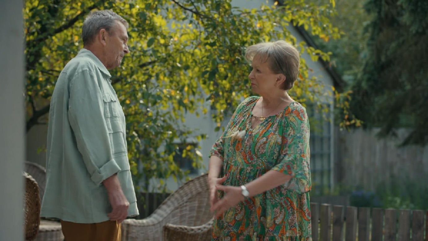 Barwy szczęścia, odcinek 3130. Czesław (Marian Jaskulski), Basia (Sławomira Łozińska)