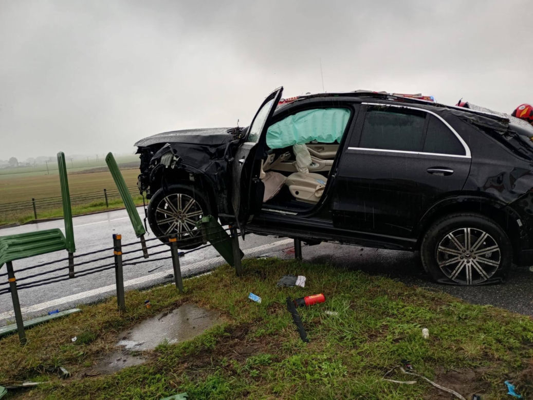 Koszmarny wypadek na A1 między Nowymi Marzami i Grudziądzem. Dwie osoby ranne! [ZDJĘCIA]