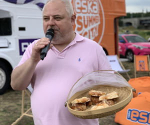 Ekipa Eska Summer City i imprezowy BUS Eski pojawili się na plaży miejskiej ZAGRO Rataje