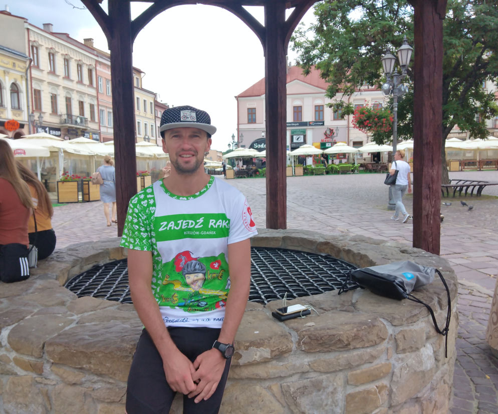 Piotrek na rowerze w 24 godziny pokonał prawie 700 km! Zbierał na remont w hospicjum