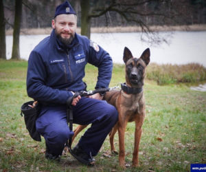 Ciało młodego policjanta na terenie należącym do wojska w Ełku. Aspirant Daniel Buraczewski nie żyje