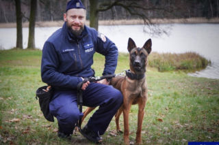 Ciało młodego policjanta na terenie należącym do wojska w Ełku. Aspirant Daniel Buraczewski nie żyje