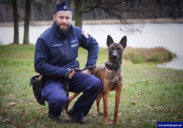 Ciało młodego policjanta na terenie należącym do wojska w Ełku. Aspirant Daniel Buraczewski nie żyje