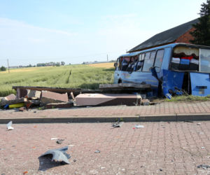 TIR staranował autobus