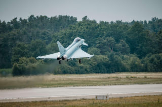Luftwaffe stawia na nowe myśliwce. Pierwszy Eurofighter Tranche 4 oblatany