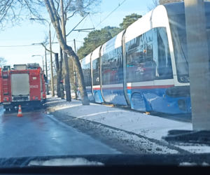 Bydgoszcz. Wypadek na ul. Nakielskiej. Tramwaj potrącił mężczyznę