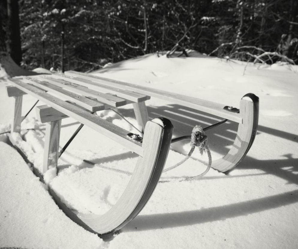 Tragiczny finał kuligu. 49-latek uderzył głową w słup, nie żyje