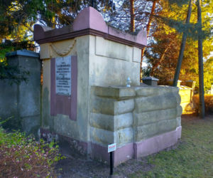 To jedno z najciekawszych miast w województwie łódzkim. W PRL-u stało się polską stolicą cebuli