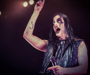 Skrupulatnie wyreżyserowany groteskowy spektakl okraszony nutą surrealizmu – Avatar zawładną Warszawą [RELACJA]