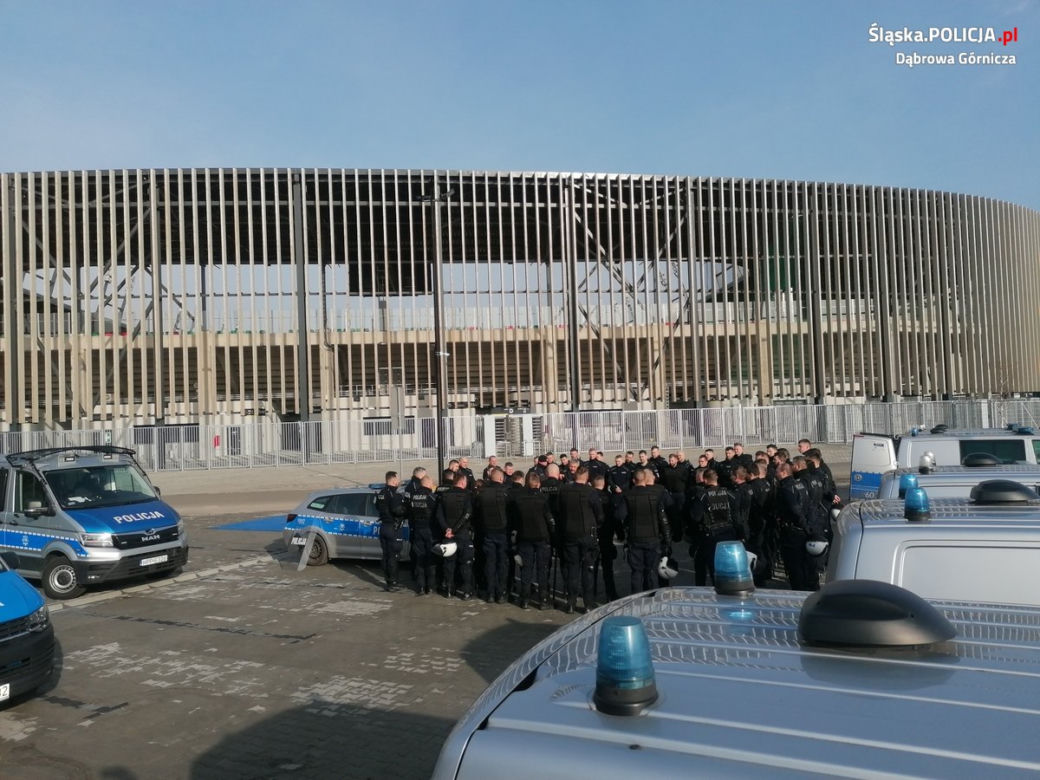 Strzały i użycie armatki wodnej na stadionie Zagłębia w Sosnowcu