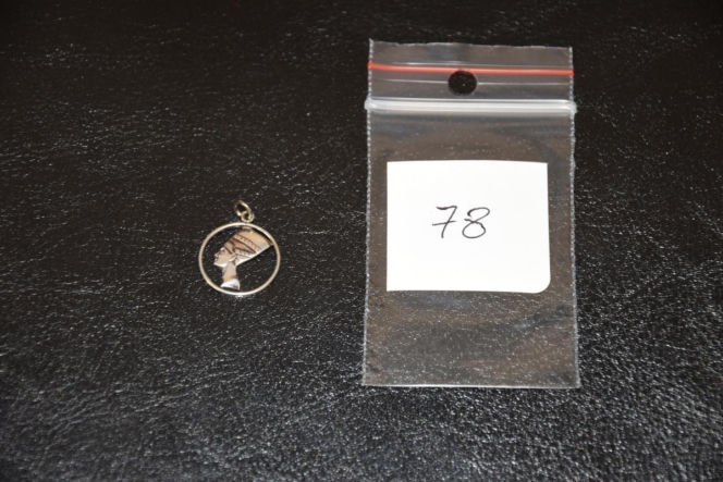 Rozpoznajesz te błyskotki? Policja poszukuje właścicieli bizuterii i kosztowności