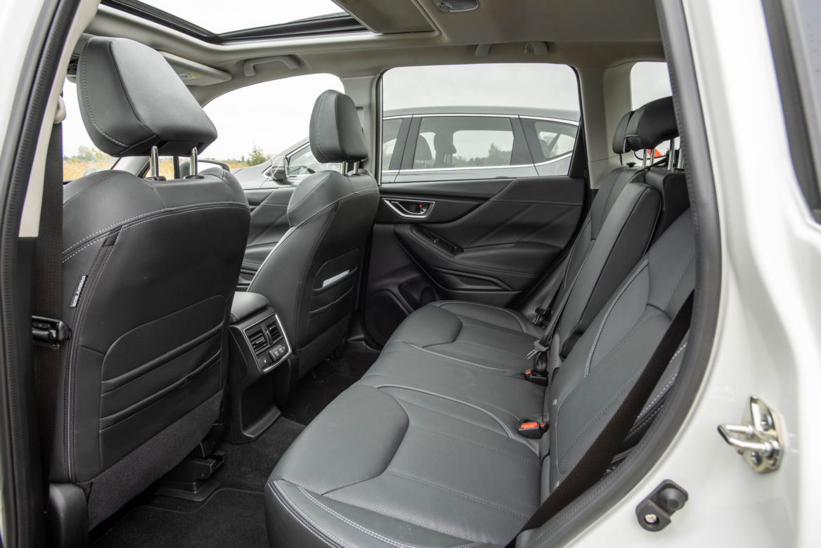 Subaru Forester e-BOXER vs Honda CR-V Hybrid