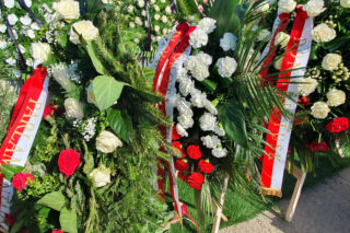 Obok niego spoczął poseł Łukasz Litewka. Kim był Aleksander Widera?