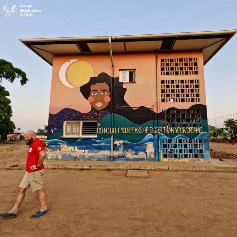Beskidzcy i jurajscy GOPR-owcy z pomocą dzieciom w Sierra Leone