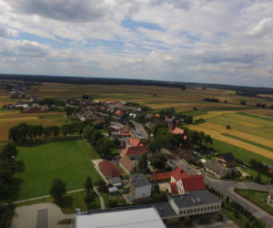 To jedno z najpiękniejszych miast w województwie małopolskim. Kiedyś było wsią, która należała do biskupów krakowskich