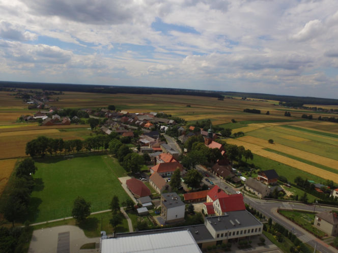 To jedno z najpiękniejszych miast w województwie małopolskim. Kiedyś było wsią, która należała do biskupów krakowskich