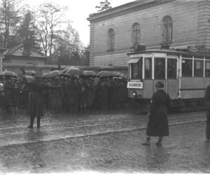 Tramwaj przy cmentarzu Rakowickim w Krakowie, 1934