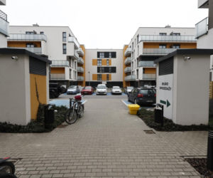 Warszawa, format: Deweloper postawił domy na Mleczarskiej. Cofnięto mu pozwolenie na budowę