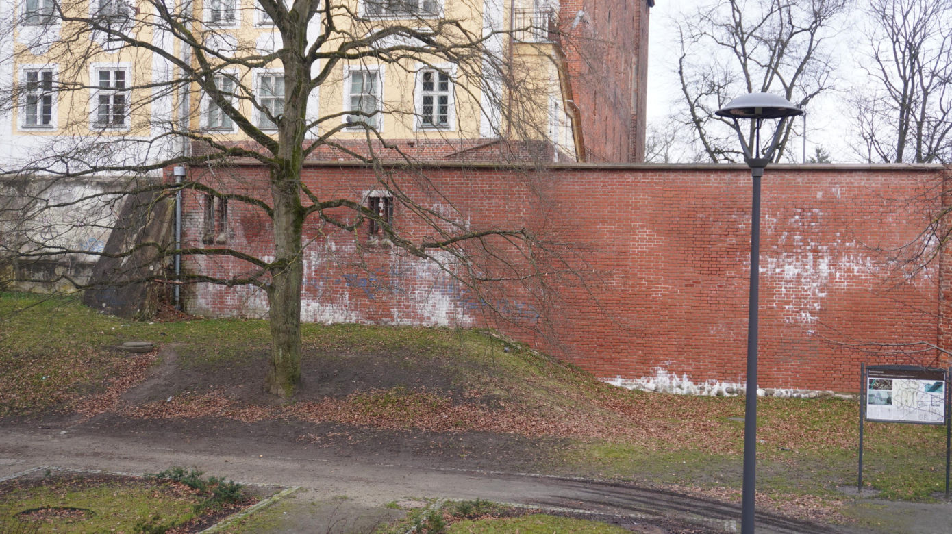 W Olsztynie były trzy bramy obronne. Z niektórych pozostały tylko ruiny