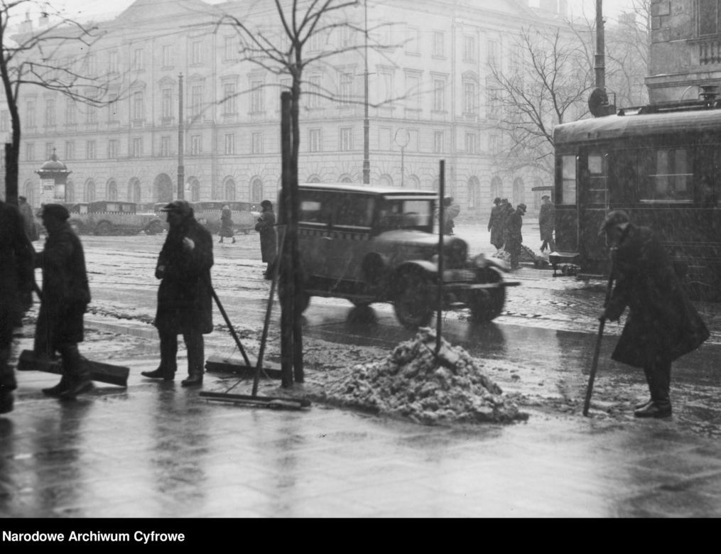 Warszawa. Ulica Krakowskie Przedmieście