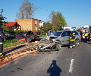 Groźny wypadek koło Opoczna. Zderzenie na drodze krajowej