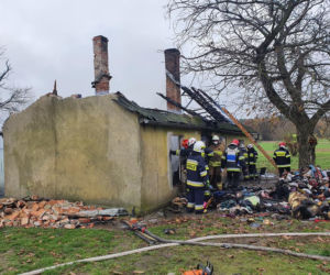 Pożar zabrał im dobytek całego życia. Rodzina z trójką dzieci potrzebuje pomocy 