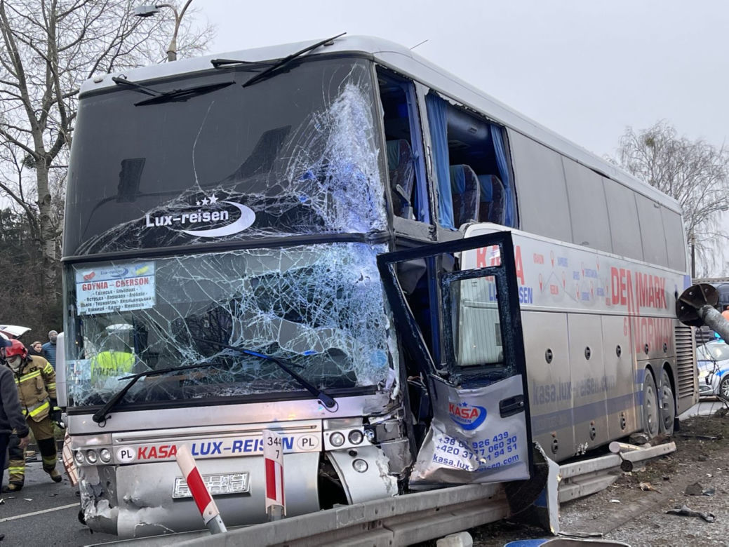 Potężna kraksa pod Warszawą. Wylotówka zablokowana