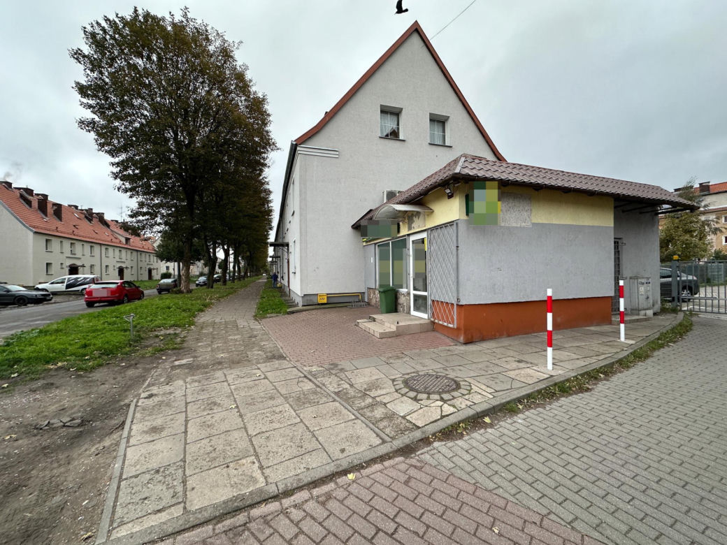 Wpadł do sklepu ze szlifierką. Nie chodziło o reklamację