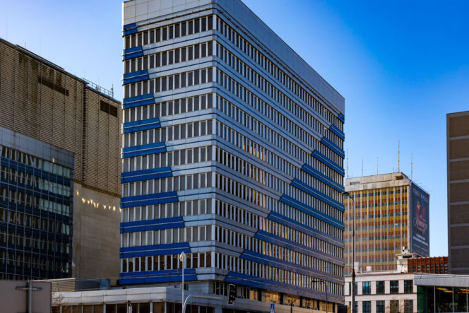 Biurowiec PKO na rogu Marszałkowskiej i Nowogrodzkiej w Warszawie