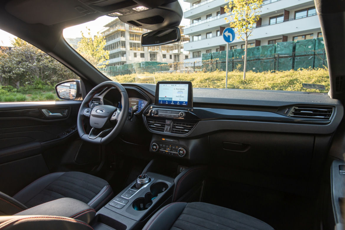 Ford Kuga 2.5 Hybrid AWD ST-Line X 