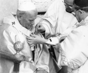 Tak wybrano kardynała Karola Wojtyłę na papieża