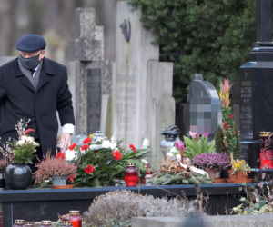 Tak Jarosław Kaczyński świętował niedzielę palmową w pandemii. Zaskakujące, ile wiązanek miał w rękach