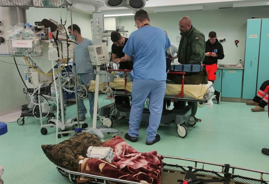 Maleńki chłopczyk nie mógł się wybudzić i musiał pilnie trafić do szpitala. Pomogło wojsko