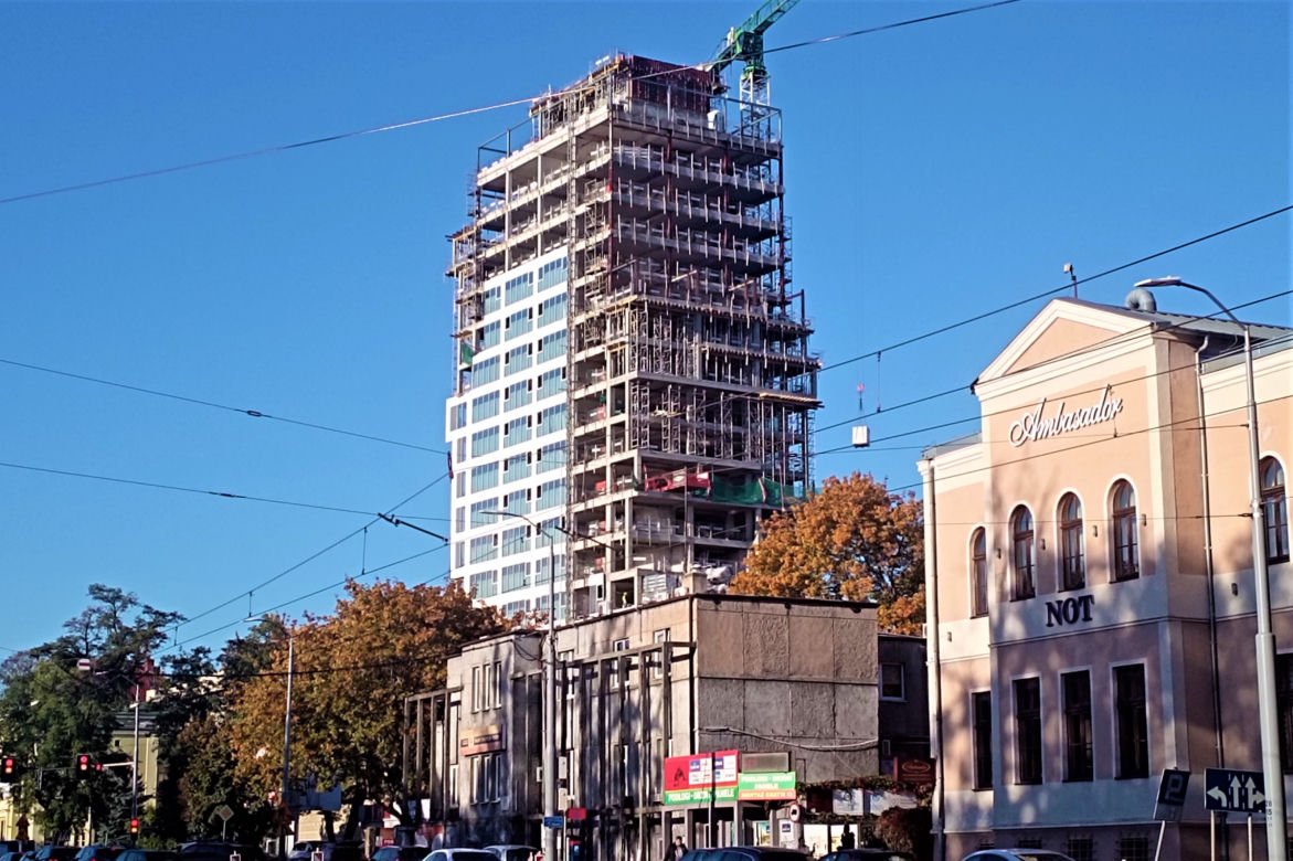 Dawny wieżowiec TVP zmienia się w apartamentowiec