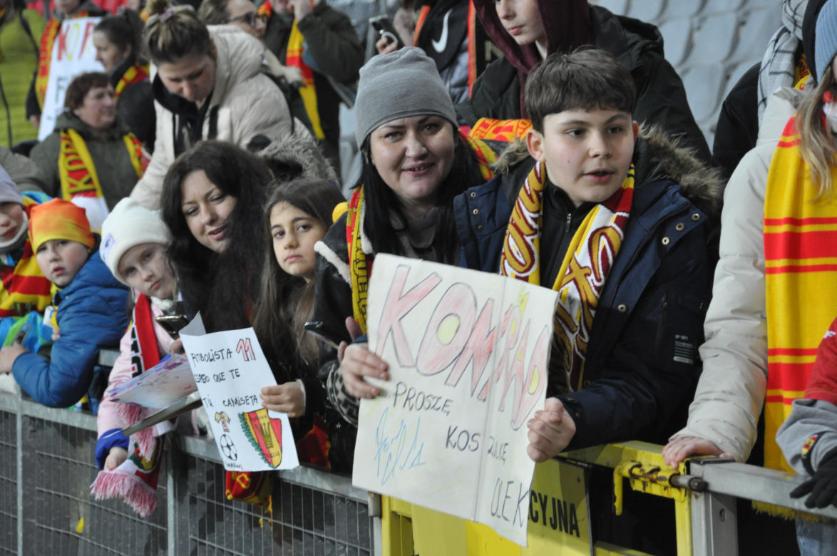 Korona Kielce - ŁKS Łódź. Zdjęcia kibiców na Suzuki Arenie