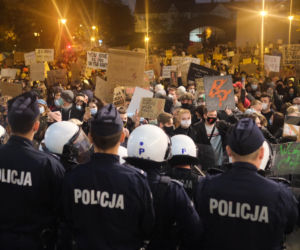 Strajk kobiet w Katowicach. Policja użyła gazu. Są zatrzymania [ZDJĘCIA]