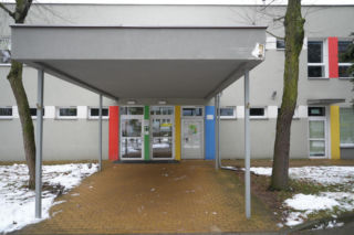 Tynk odpadł z sufitu na stołówce miejskiego żłobka! Placówka zamknięta. Szok we Wrocławiu