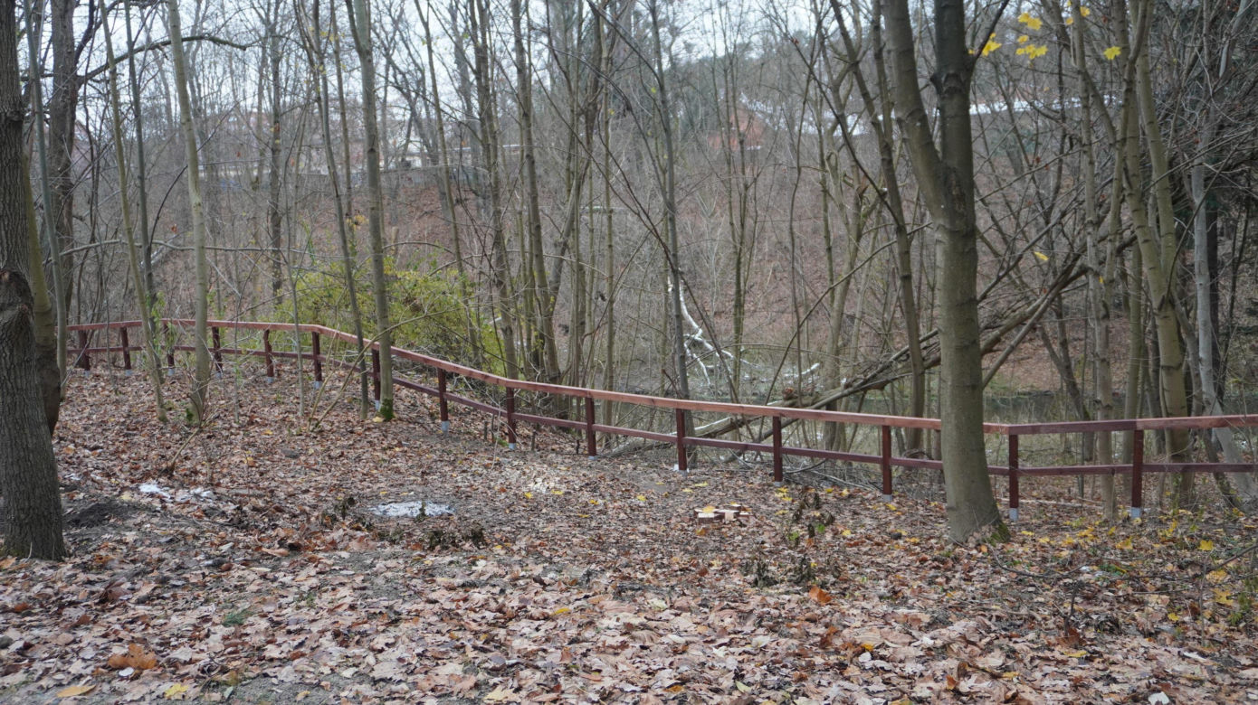 Nowe miejsce rekreacji nad Łyną coraz bliżej. Trwają prace wykończeniowe Ekotarasu w Olsztynie [ZDJĘCIA]