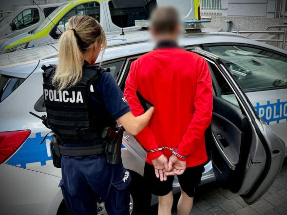 Mieszkańcy pomogli mu, gdy leżał pijany po blokiem. 40-letni Ukrainiec tak się im odwdzięczył!